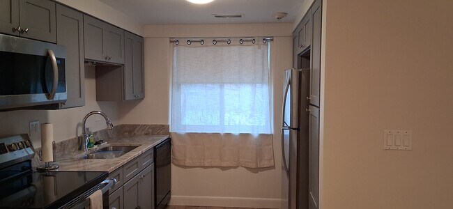 201 Hoffman Ave unit 25, Cranston, RI 02920 - photo 3