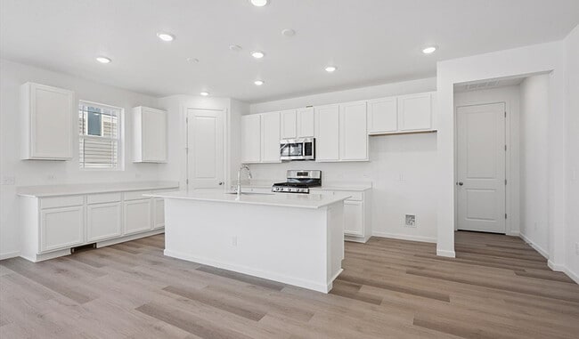 6606 N Nepal St, Aurora, CO 80019 - photo 5