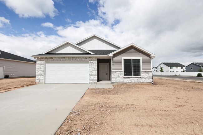 662 S 2315 W, Rexburg, ID 83440 - photo 3
