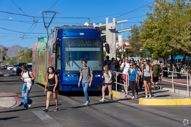The Sun Link Street Car starts on Helen Street in Jefferson Park and travels through downtown.