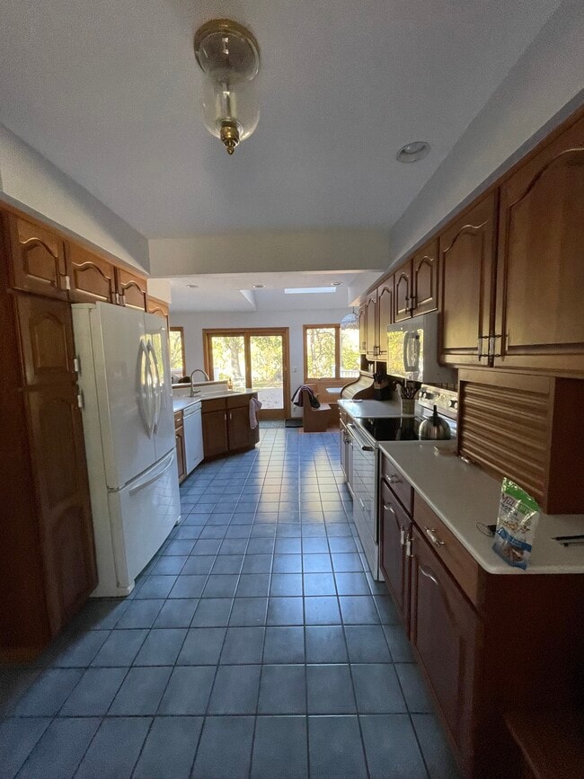 2361 E Ridge Rd, Beloit, WI 53511 - photo 3