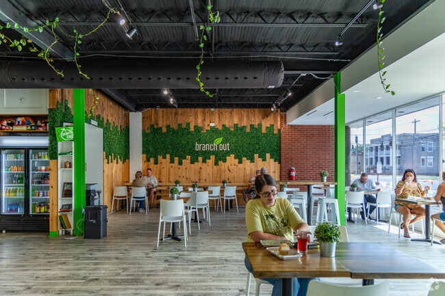 Branch Out serves delicious plant-based lunches near Uppertown.