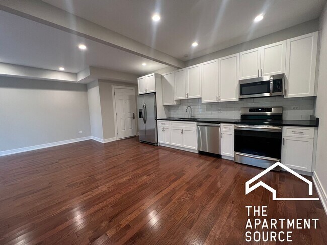 4641 N Malden St unit 1, Chicago, IL 60640 - photo 2