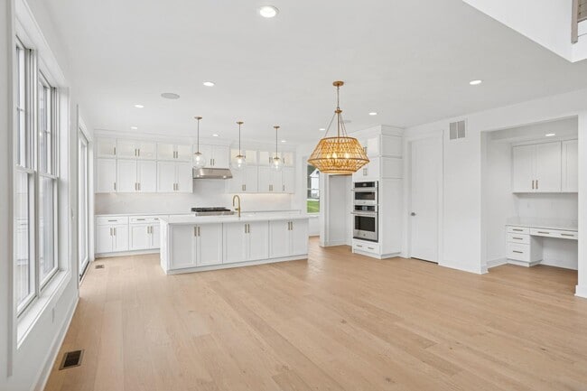 6 Lady Constance Way, Westford, MA 01886 - photo 4