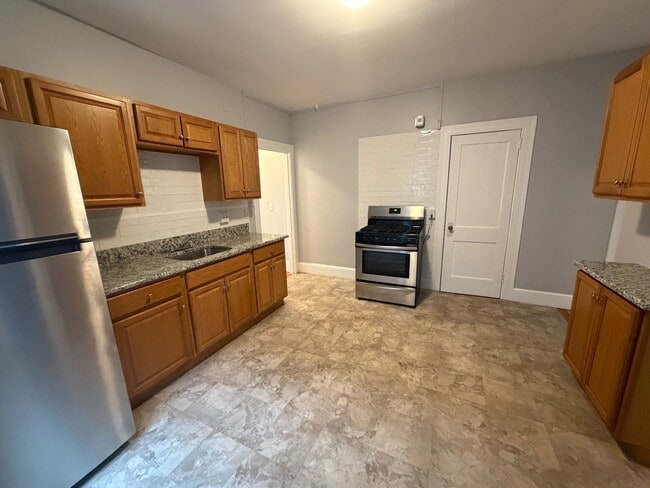 274-280 Park Rd Ct, West Hartford, CT 06119 - photo 2