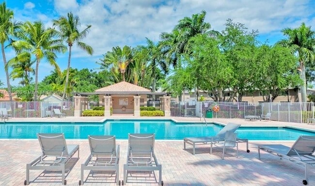 2189 Salerno Cir, Weston, FL 33327 - photo 2