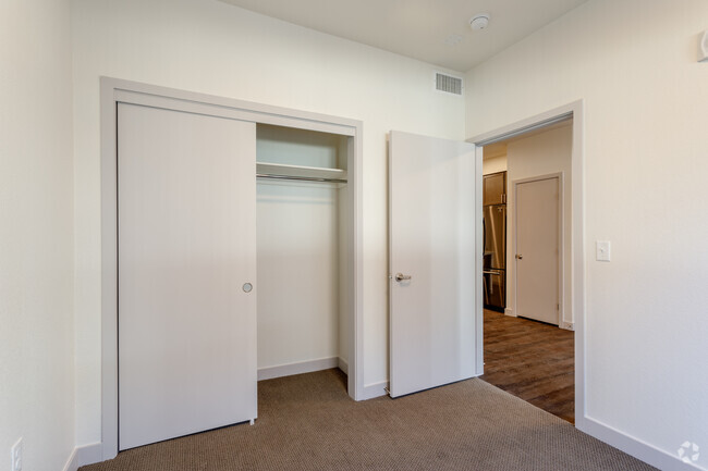 1BR, 1BA - B