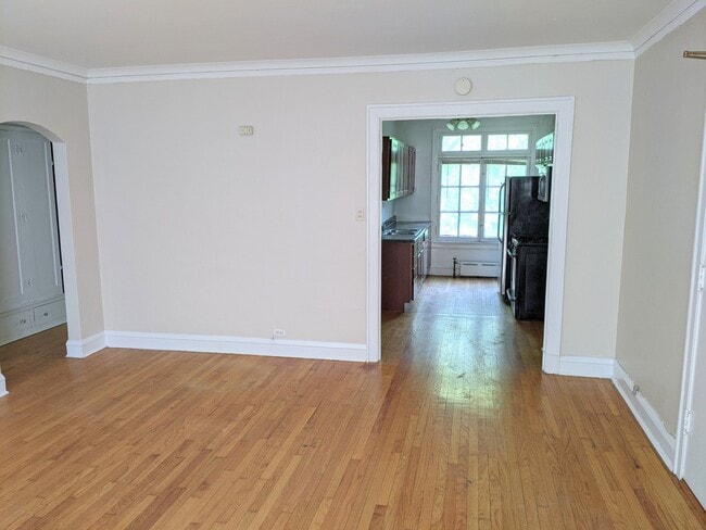 905 Elmwood Ave unit 13-C2, Evanston, IL 60202 - photo 5