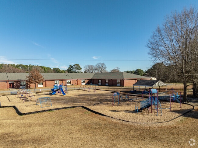 Thomas Hunter Middle School scores and overall grade of C from Niche.