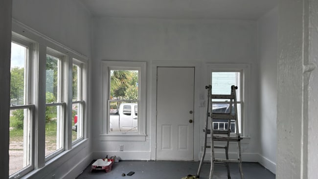 201-203-203 E Washington Ave unit 205-Apt 1, Harlingen, TX 78550 - photo 2