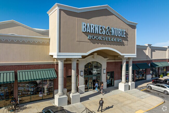 Barnes & Noble Booksellers serves those in New Metairie North who love to read.