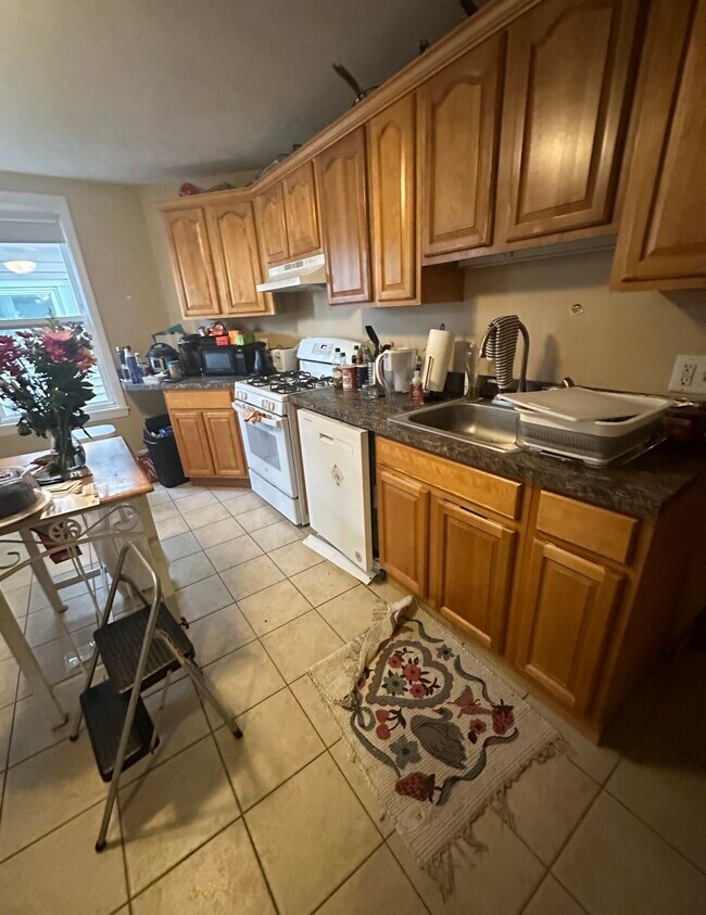 5 Lowden Ave Unit A, Somerville, MA 02144