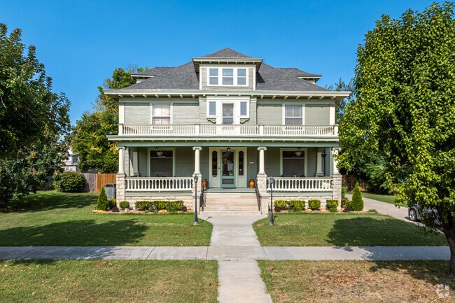 Historic Holliday Park boasts houses from the early 1900s lining the urban streets.