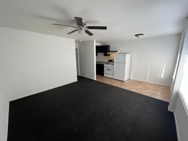 1704 Fairfield Ave unit 21, Las Vegas, NV 89102 - photo 5
