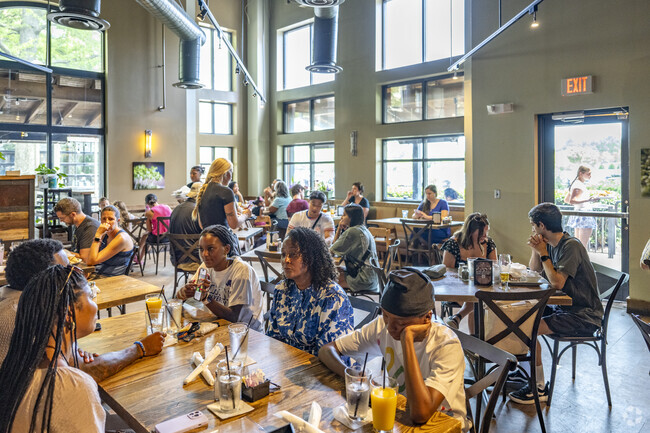 Baker's Crust has a location in Short Pump, serving craft pizzas, burgers and more.