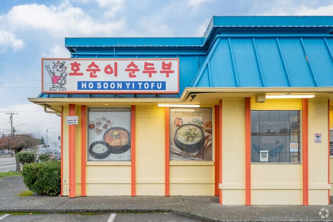 Ho Soon Yi Tofu in NE Lakewood serves incredible Korean Fare.