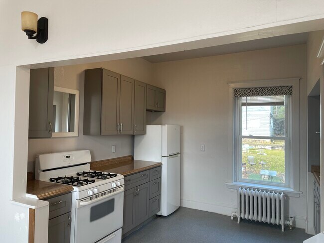 317 N 4th Ave W unit 317, Duluth, MN 55806 - photo 4