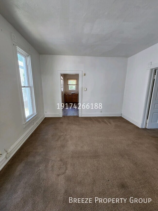 323 Champion St, Toledo, OH 43609 - photo 3