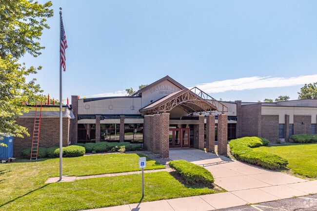 Fairmont School has a student-teacher ratio of 10 to 1.