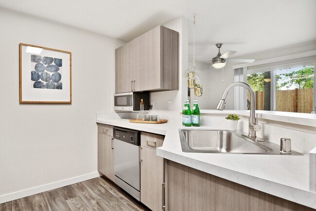 The Lakehouse, Everett, WA 98208 - photo 5