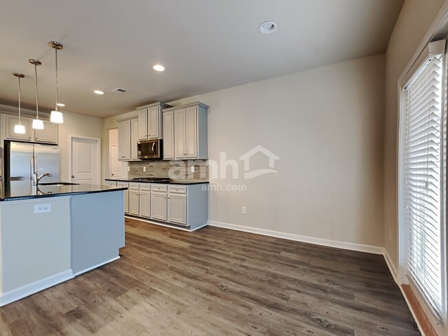 235 Hickory Pointe Dr, Acworth, GA 30101 - photo 4