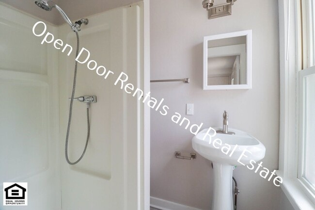 1918 Riedmiller Ave unit 1918 Riedmiller Ave, Fort Wayne, IN 46802 - photo 4