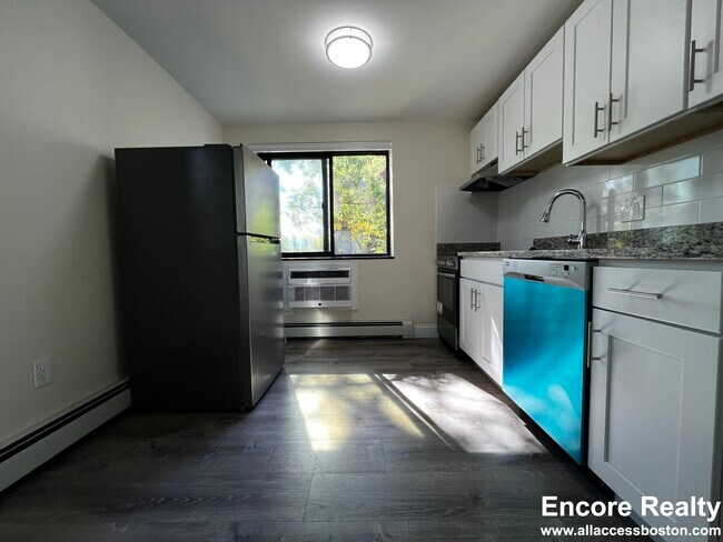 16 Chester St unit 32, Cambridge, MA 02140 - photo 2