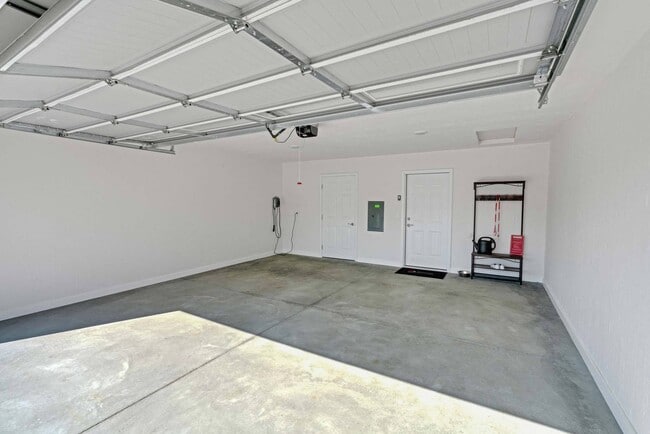 Redwood Merrillville, Merrillville, IN 46410 - photo 4