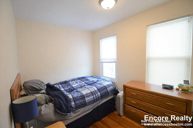 21-23 Weitz St unit 3, Boston, MA 02134 - photo 7