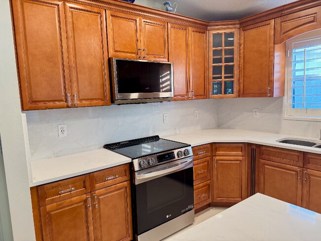 209 Preserve Ct, Royal Palm Beach, FL 33411 - photo 5