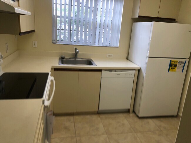 601 Cypress Lake Blvd unit G14, Deerfield Beach, FL 33064 - photo 4