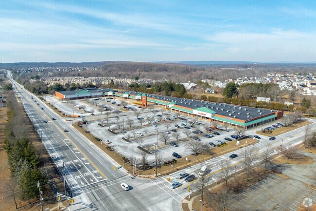 Franklin Towne Center is located on the busy Route 27, which runs through Kendall Park.