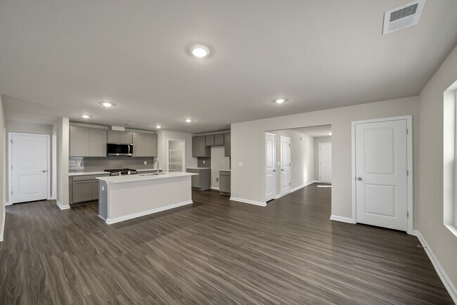 2048 Rexford Ct, Camden, SC 29020 - photo 2