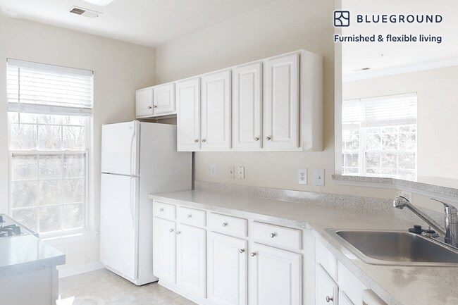 14240 Alta Oaks Dr unit FL3-ID8587A, Rockville, MD 20850 - photo 6