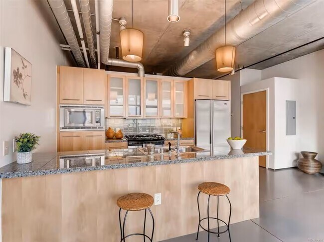 Full Kitchen 1