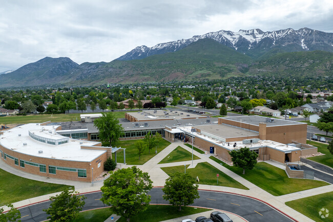 Windsor Elementary is located in the Windsor neighborhood.