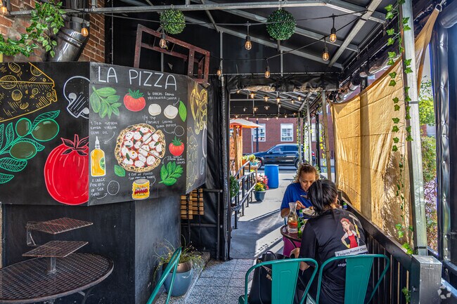 Ciao Pizza & Pasta in Broadway offers a variety of brick oven pizza.