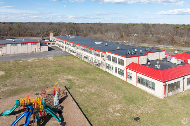 Ruth C. Kinney Elementary in Islip Terrace is situated near the parkways but in a quiet area.