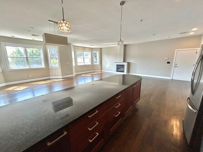 323 Boylston St unit 3, Brookline, MA 02445 - photo 3