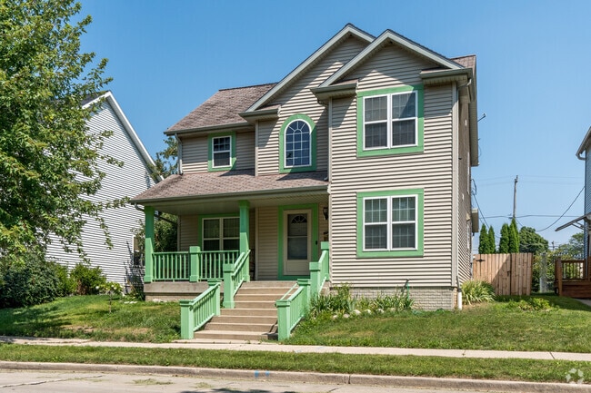 Contemporary style homes  are common find for those moving to the Triangle North neighborhood.