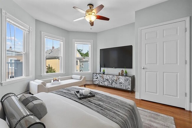 11 Woodlawn St unit 1, Jamaica Plain, MA 02130 - photo 2