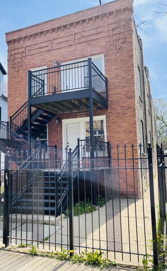 4225 W Augusta Blvd Unit 1, Chicago, IL 60651