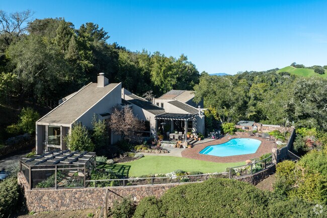 Spacious luxury homes in Springhill blend modern design with natural beauty.