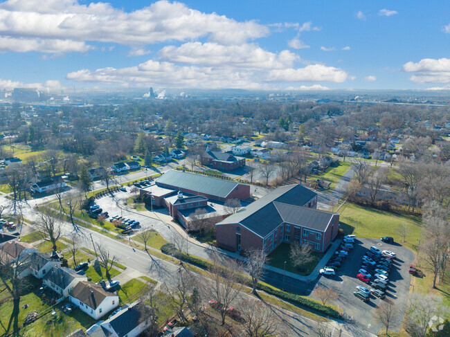 The student population of Mayfield Elementary School is 451 and the school serves PK-5.