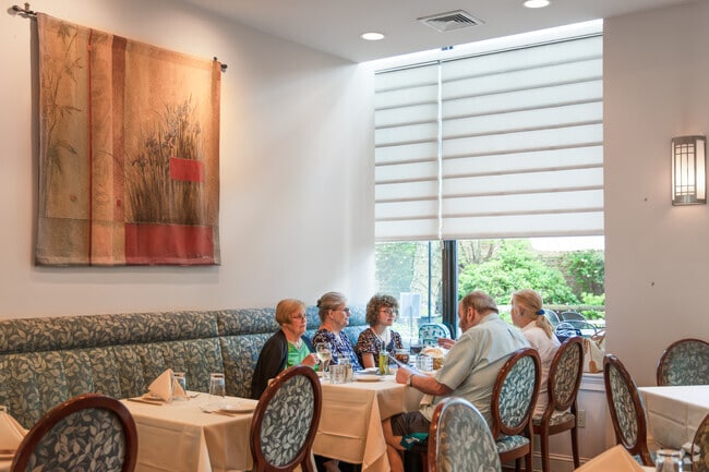 Ralph 'n' Rich's is a landmark Italian restaurant in Downtown Bridgeport.