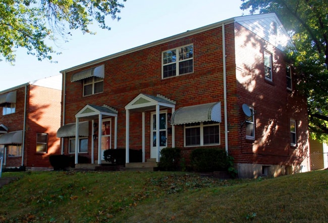 3920 Berger Ave, Saint Louis, MO 63109 - photo 2