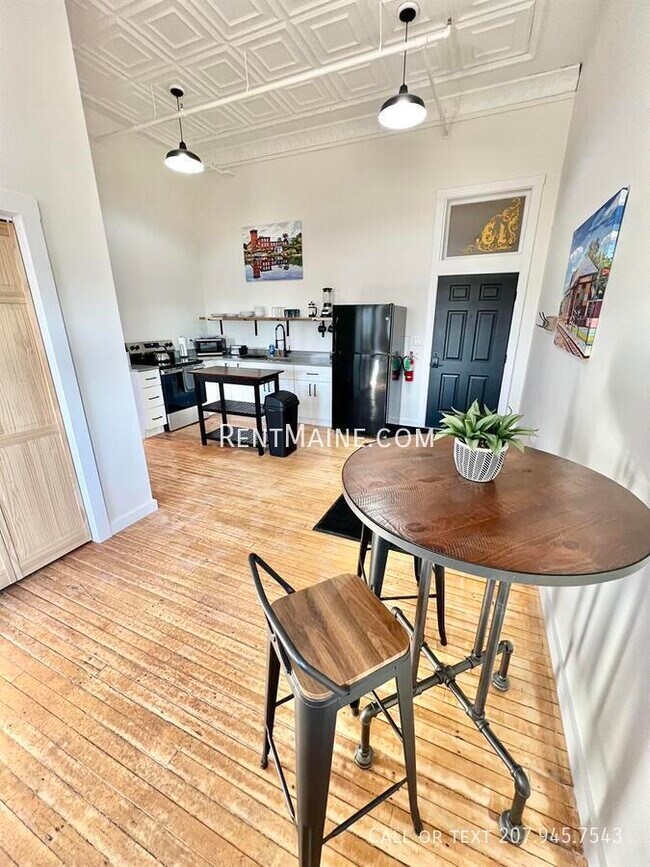 113 N Lancey St unit 203, Pittsfield, ME 04967 - photo 7