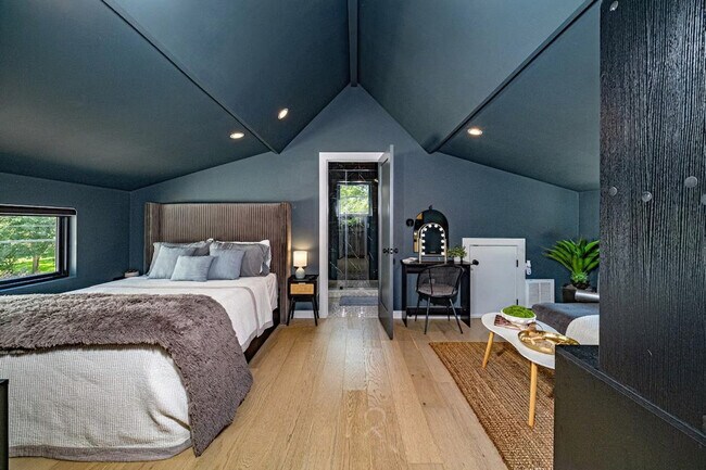 1818 W 39th St unit ID1295600P, Austin, TX 78731 - photo 3