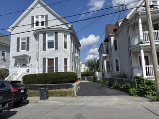 15 Pilling St Unit 2, Haverhill, MA 01832