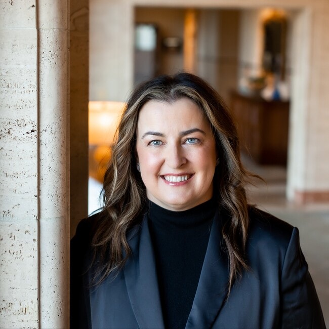 Cassiana Barros-Ebert